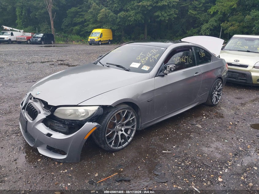2011 BMW 3er, Front & Rear, IAAI, VIN WBAKF5C5XBE655944 — photo 2