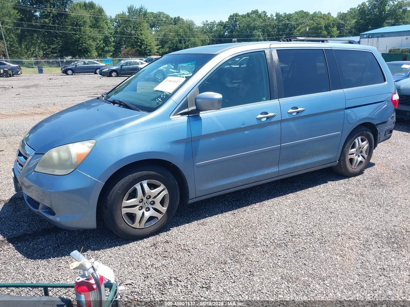 2005 Honda Odyssey, Front & Rear, IAAI, VIN 5FNRL38755B060091 — photo 2