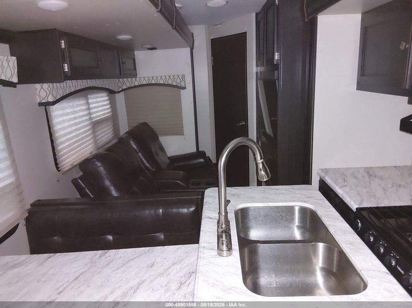 2019 VENTURE SPORTTREK auction photo 7