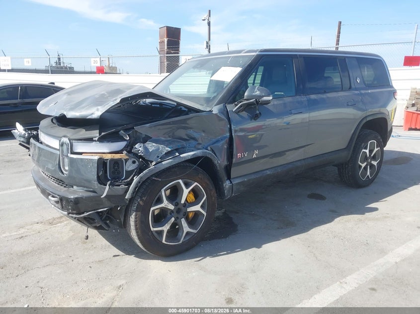2023 RIVIAN R1S auction photo 2