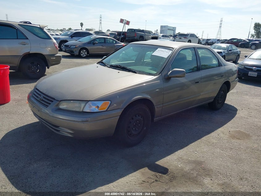 1999 Toyota Camry Le, Right Front, IAAI, VIN 4T1BG22K6XU485340 — photo 2