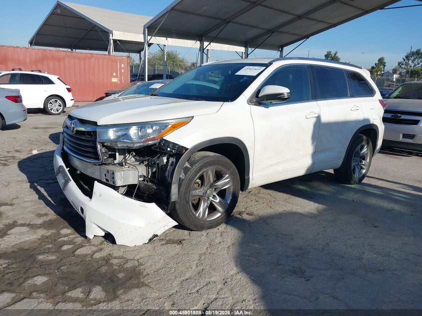 2015 Toyota Highlander, Left Front, IAAI, VIN 5TDYKRFH8FS111710 — photo 2