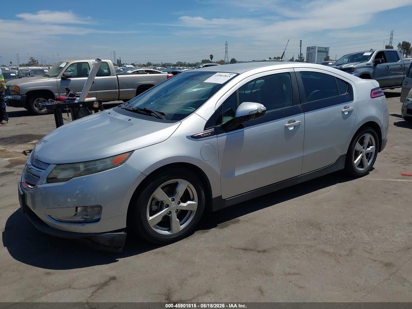 2013 Chevrolet Volt, Front & Rear, IAAI, VIN 1G1RE6E48DU144930 — photo 2