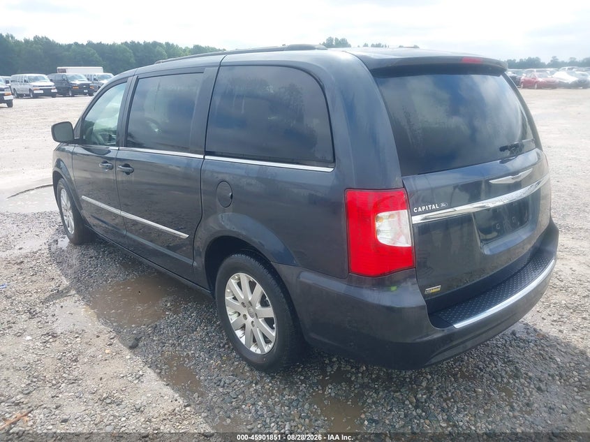 2014 CHRYSLER TOWN & COUNTRY auction photo 3
