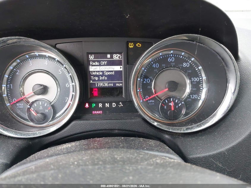2014 CHRYSLER TOWN & COUNTRY auction photo 7