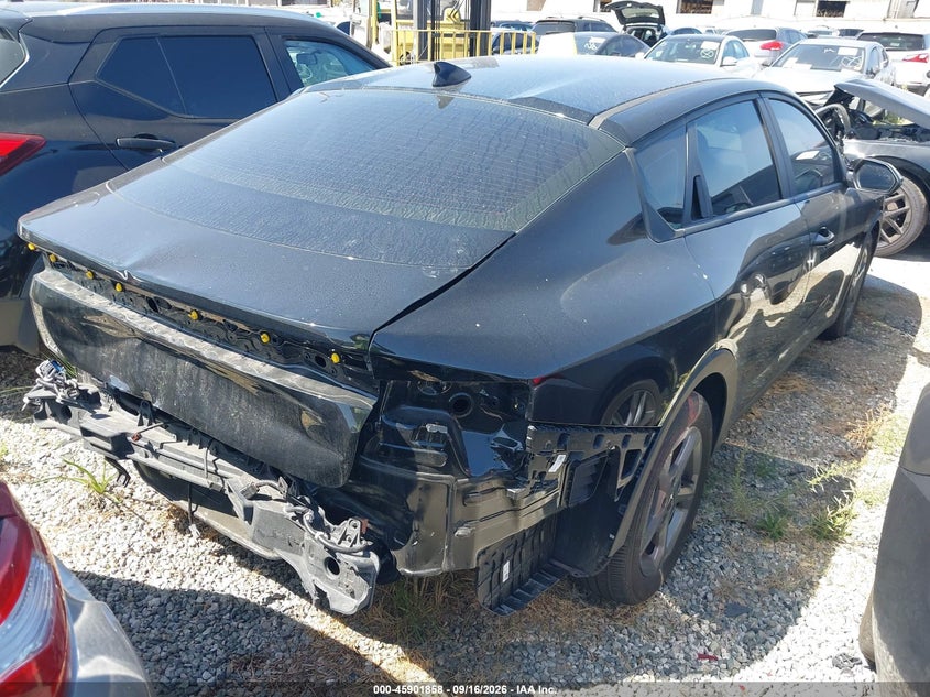 2025 KIA K4 auction photo 4