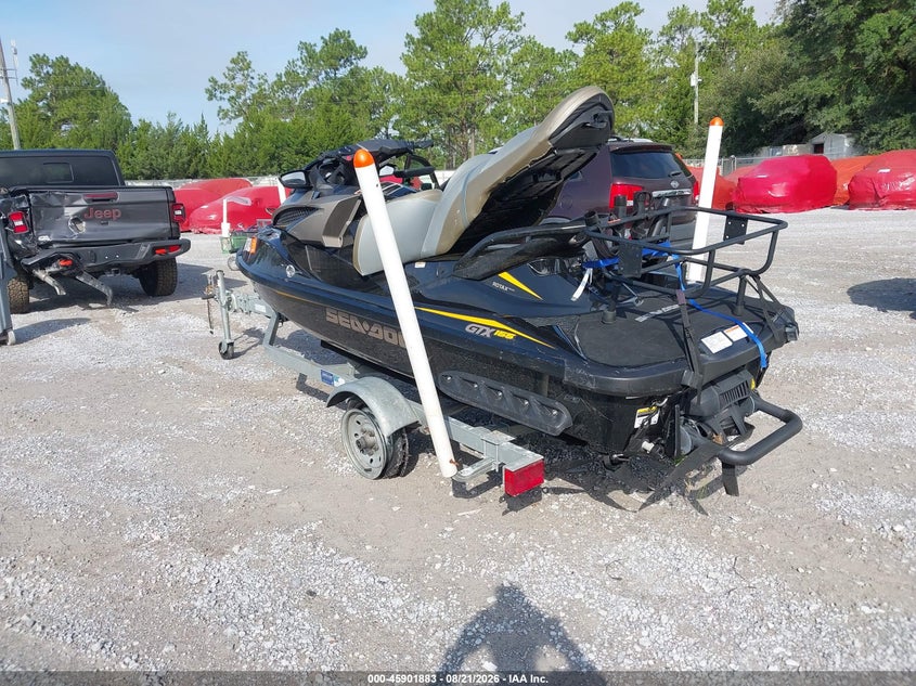 2017 SEADOO GTX 155 auction photo 3