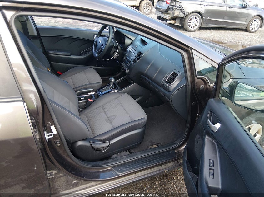 2017 KIA FORTE auction photo 5
