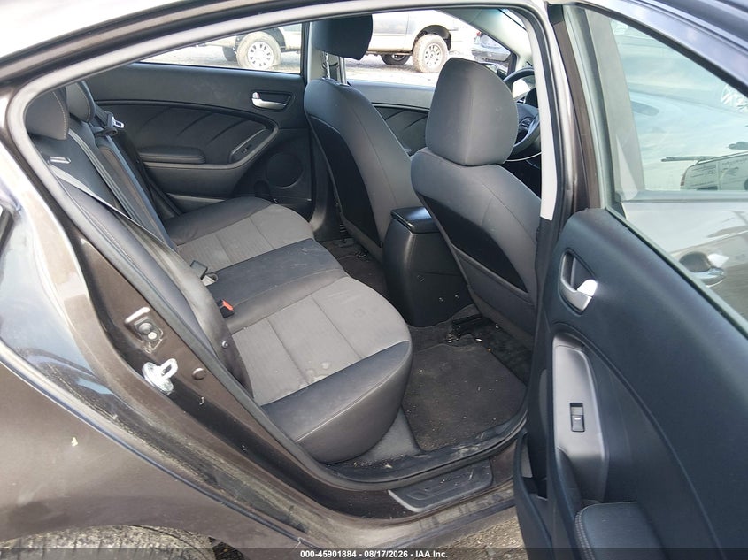 2017 KIA FORTE auction photo 8