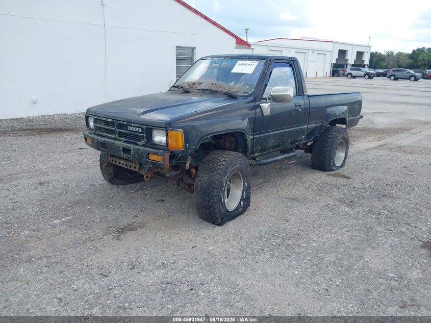 1988 Toyota Pickup, Normal Wear & Tear, IAAI, VIN JT4RN63A1J0207112 — photo 2