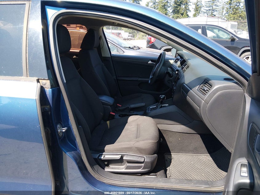 2015 VOLKSWAGEN JETTA auction photo 5