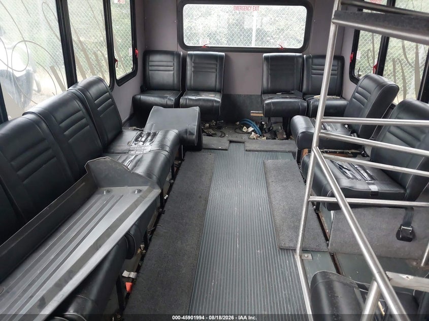2011 FORD E-350 CUTAWAY auction photo 7