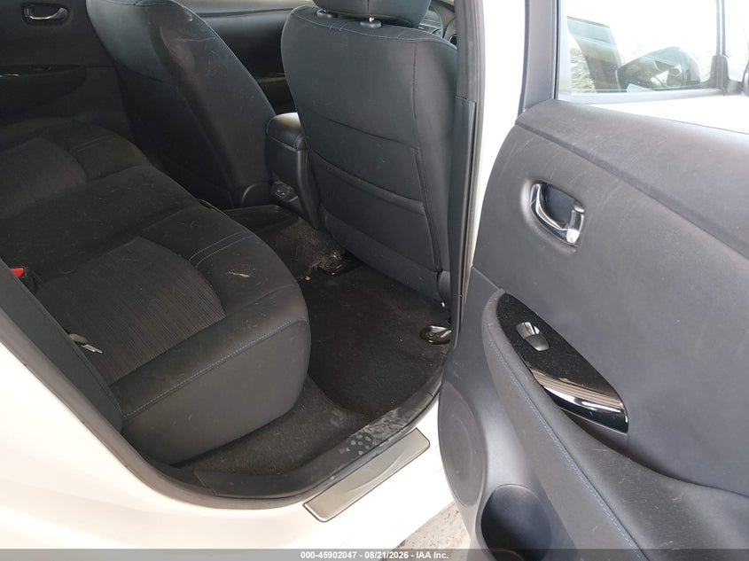 2025 NISSAN LEAF auction photo 8