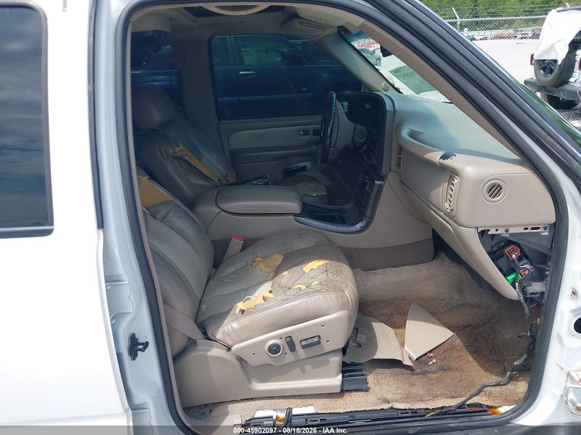 2003 GMC YUKON auction photo 5