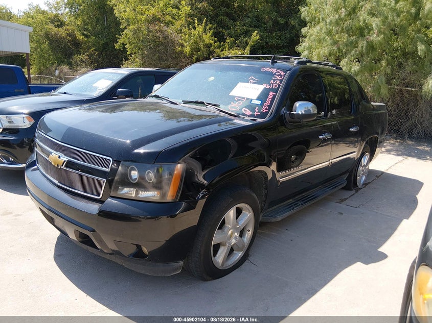 2013 CHEVROLET AVALANCHE — zdjęcie 2