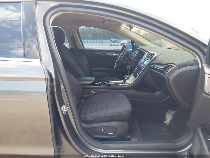 2016 FORD FUSION auction photo 5
