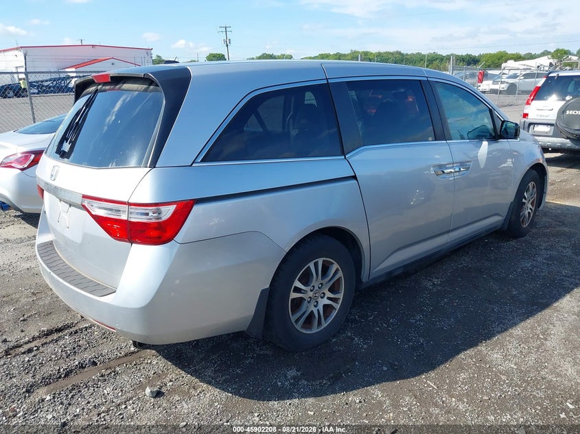2013 HONDA ODYSSEY auction photo 4