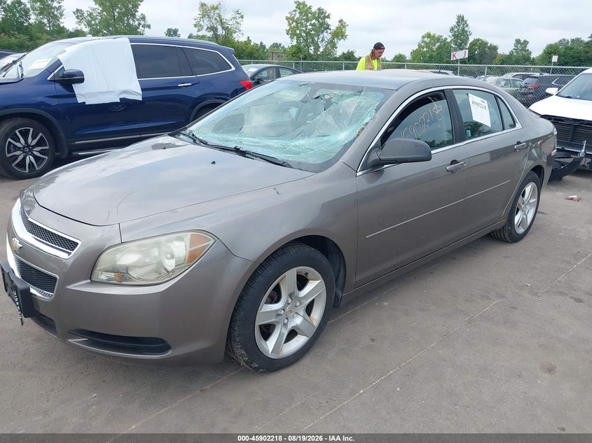 2011 Chevrolet Malibu, Удар спереди, IAAI, VIN 1G1ZB5E10BF235359 — фото 2