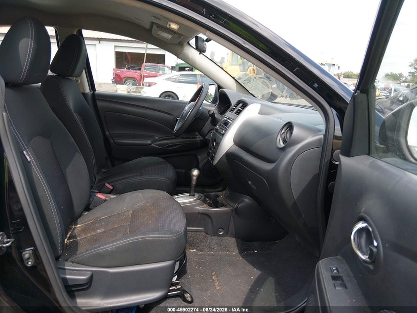 2018 NISSAN VERSA auction photo 5
