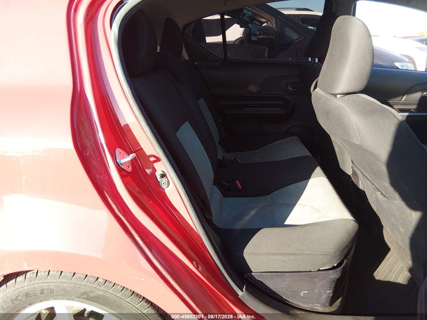 2015 TOYOTA PRIUS C auction photo 8