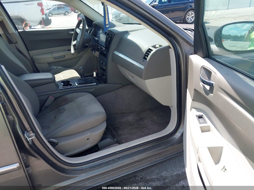2008 CHRYSLER 300 auction photo 5