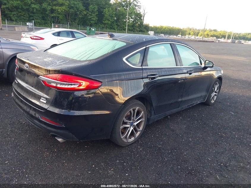 2019 FORD FUSION auction photo 4