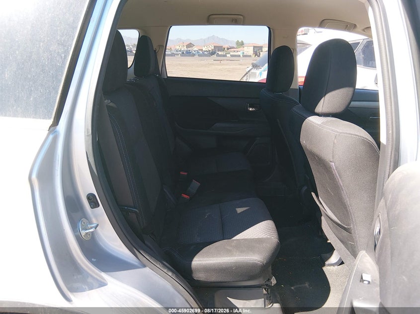 2016 MITSUBISHI OUTLANDER auction photo 8