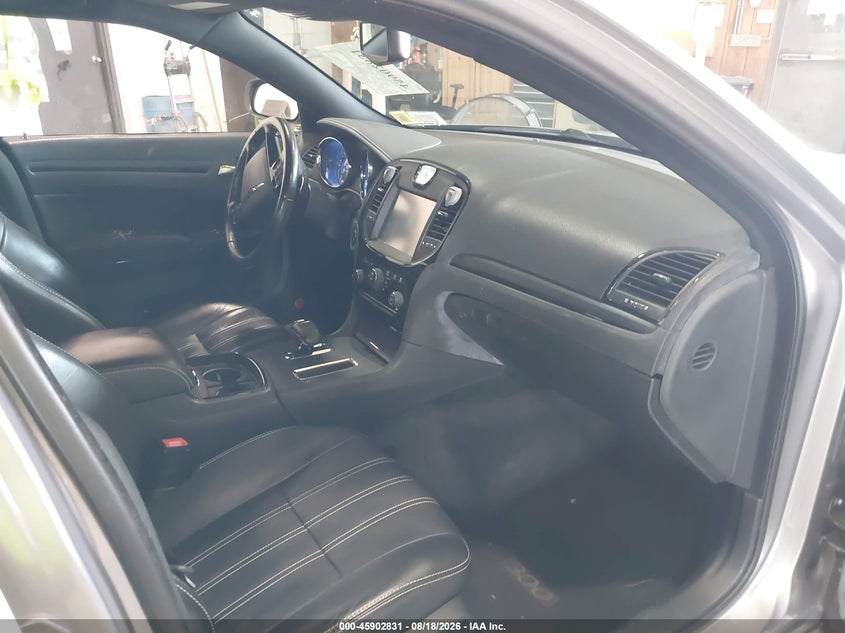 2014 CHRYSLER 300 auction photo 5