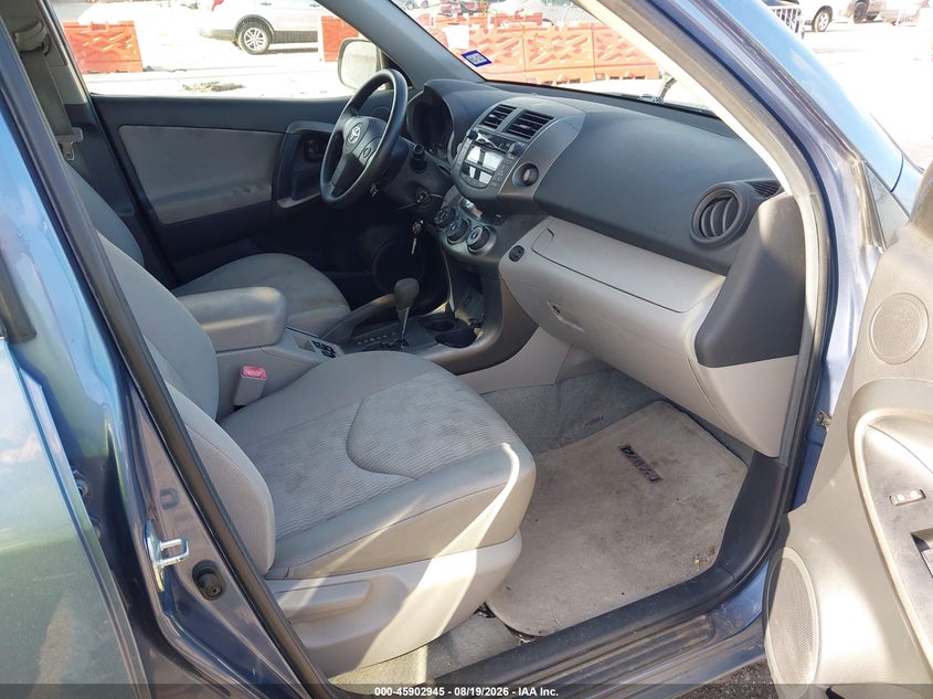 2011 TOYOTA RAV4 auction photo 5