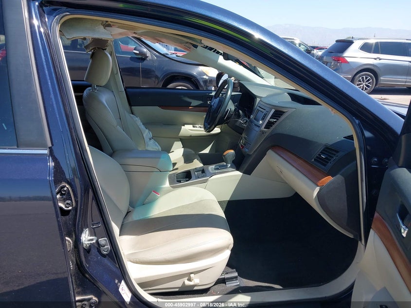 2013 SUBARU OUTBACK auction photo 5