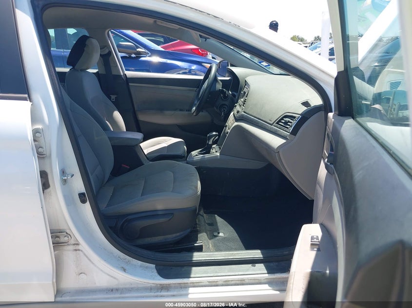 2017 HYUNDAI ELANTRA auction photo 5