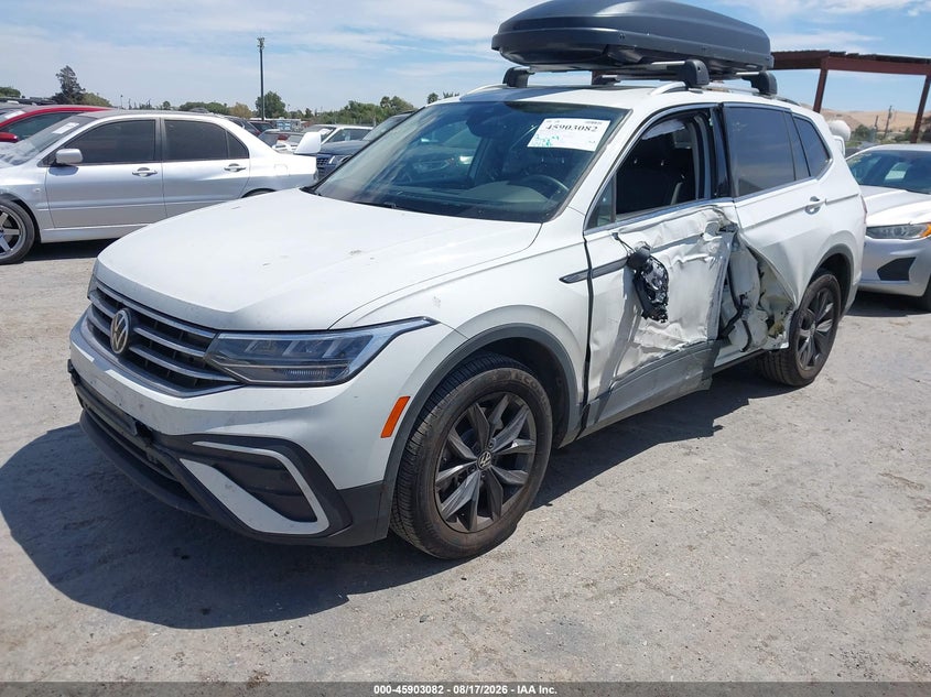 2022 VOLKSWAGEN TIGUAN auction photo 2