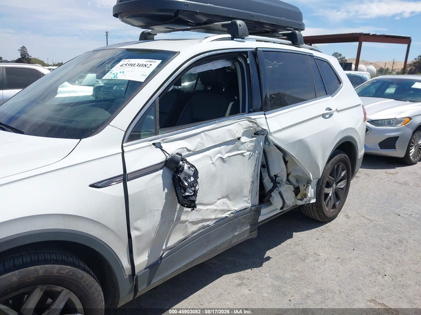 2022 VOLKSWAGEN TIGUAN auction photo 6