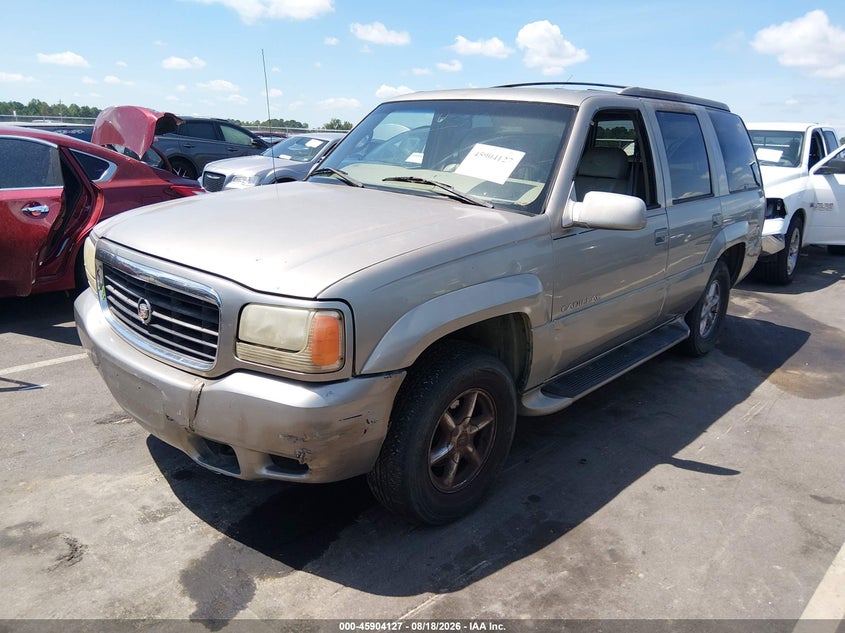 2000 Cadillac Escalade, Удар сзади, IAAI, VIN 1GYEK63R2YR227091 — фото 2