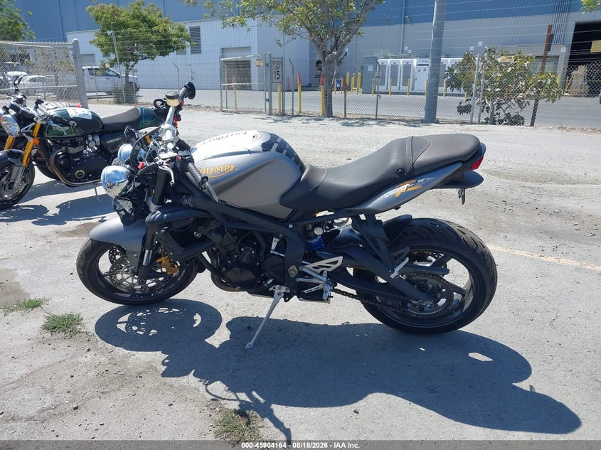 TRIUMPH STREET TRIPLE 2009