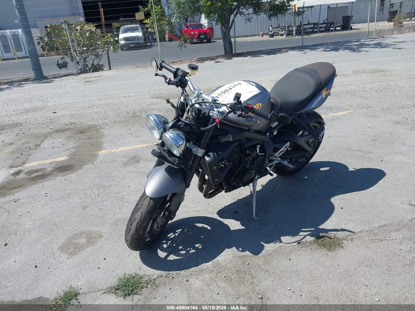 TRIUMPH STREET TRIPLE 2009