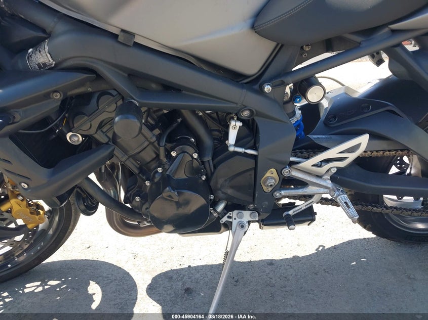 TRIUMPH STREET TRIPLE 2009