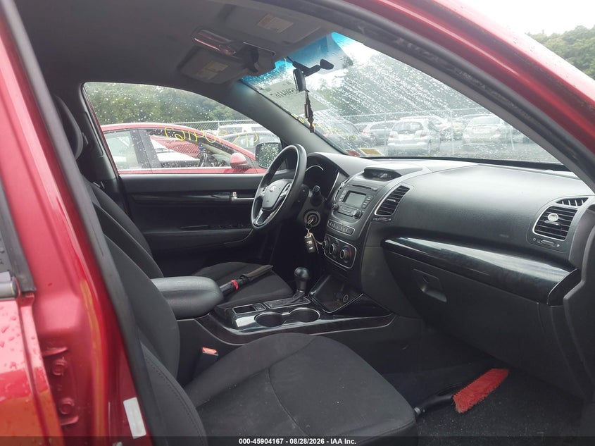 2014 KIA SORENTO auction photo 5