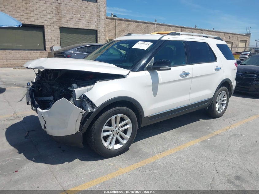 2015 FORD EXPLORER auction photo 2