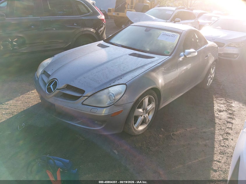 2005 MERCEDES-BENZ SLK 350 auction photo 2