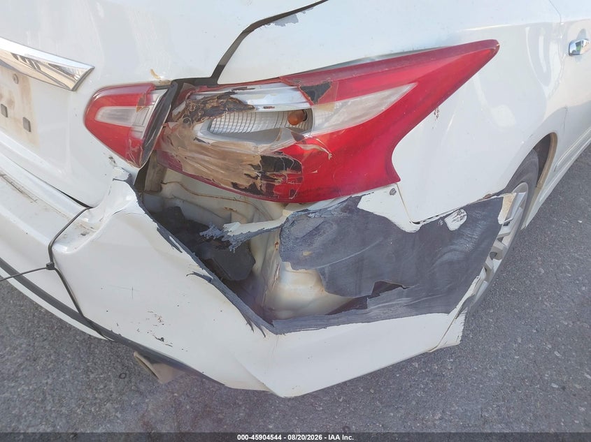 2017 NISSAN ALTIMA auction photo 6