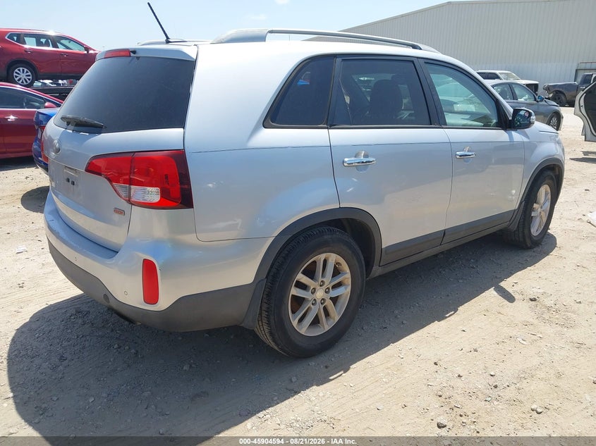 2014 KIA SORENTO auction photo 4