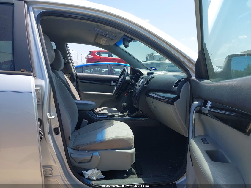 2014 KIA SORENTO auction photo 5