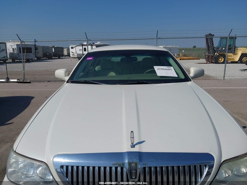 2003 LINCOLN TOWN CAR auction photo 6