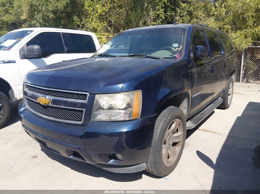 2007 Chevrolet Suburban, Обычный износ, IAAI, VIN 1GNFC16007R226146 — фото 2