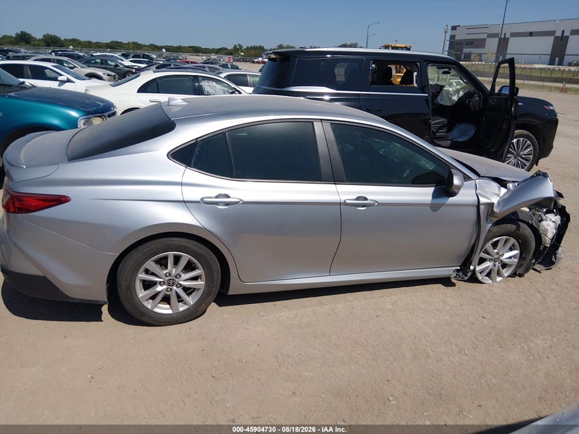 TOYOTA CAMRY - zdjęcie 13