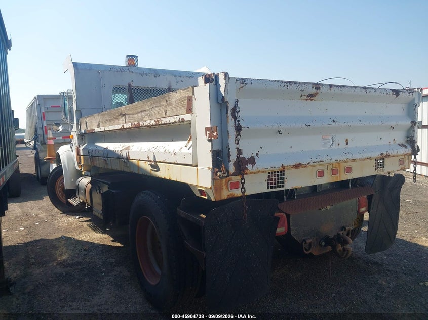 1995 INTERNATIONAL 4000 auction photo 3