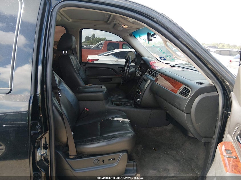 2011 GMC YUKON auction photo 5