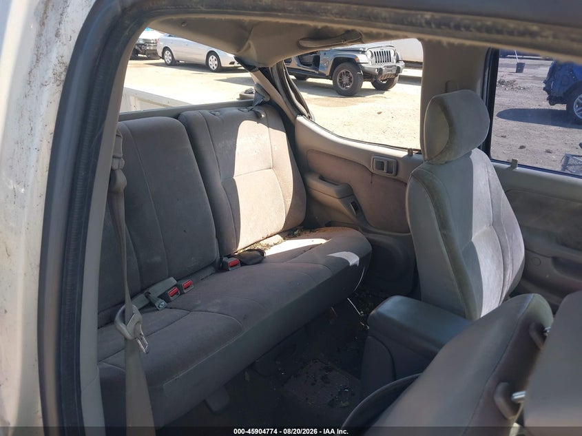 2004 TOYOTA TACOMA auction photo 8
