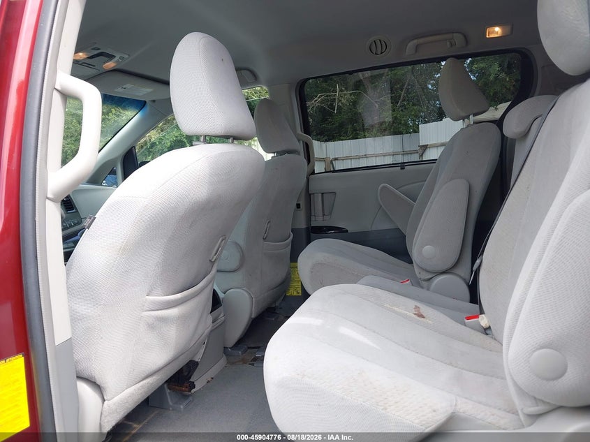 2014 TOYOTA SIENNA VAN 3.5L V-6 DOHC, VVT, 266HP